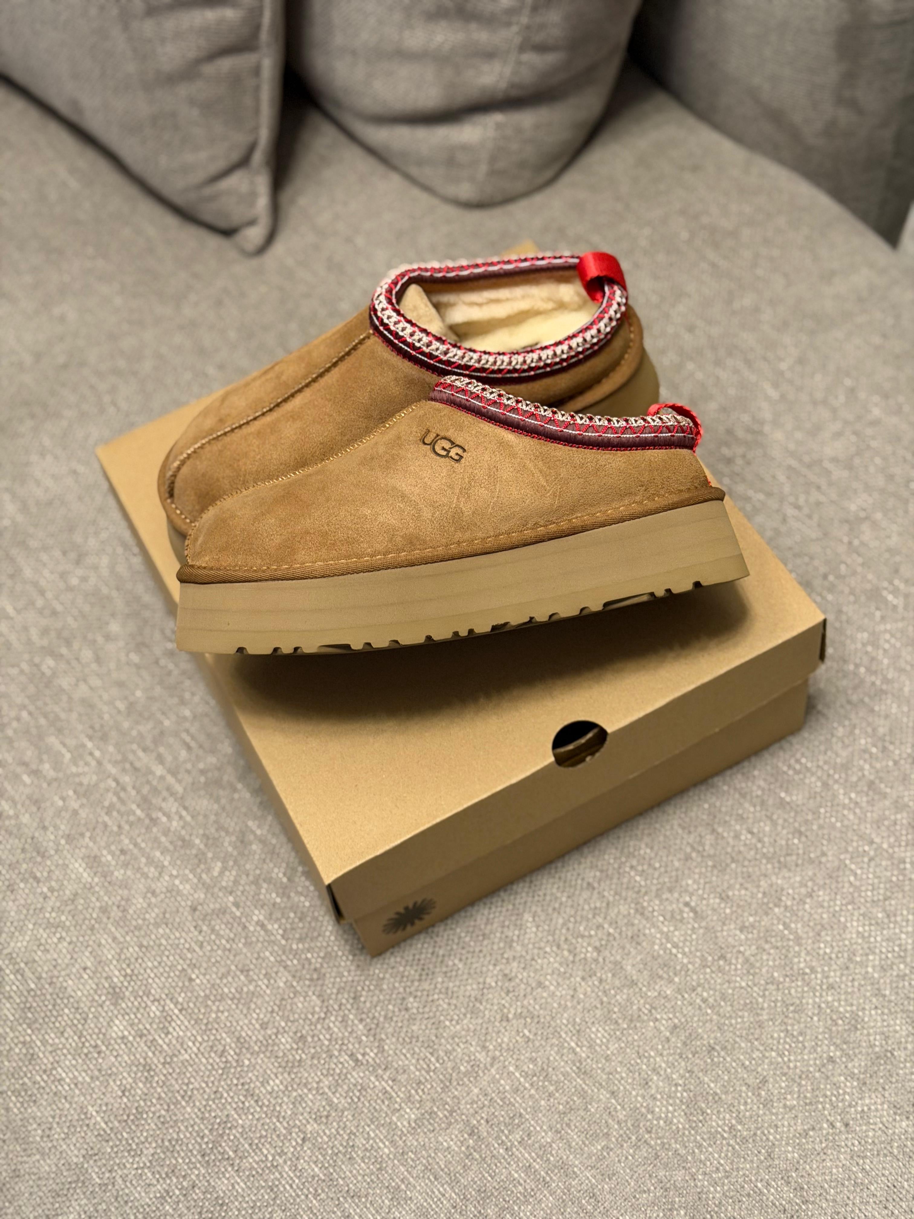 UGG Slippers Tazz
