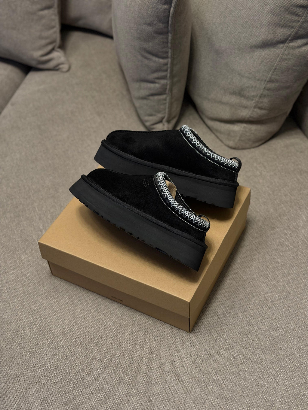 UGG Slippers Tazz