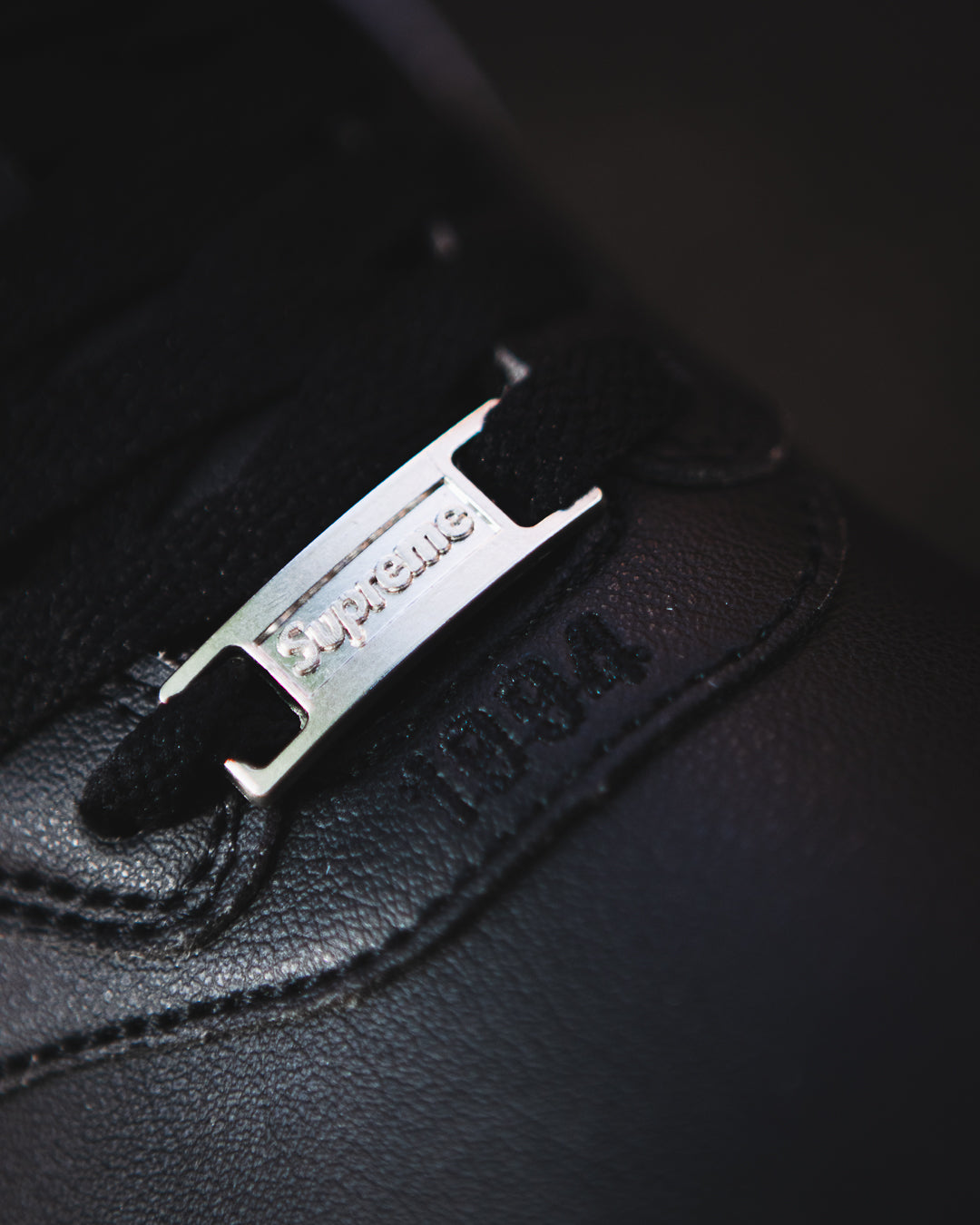 Supreme x Nike Air Max 1 '87 SP "Triple Black"