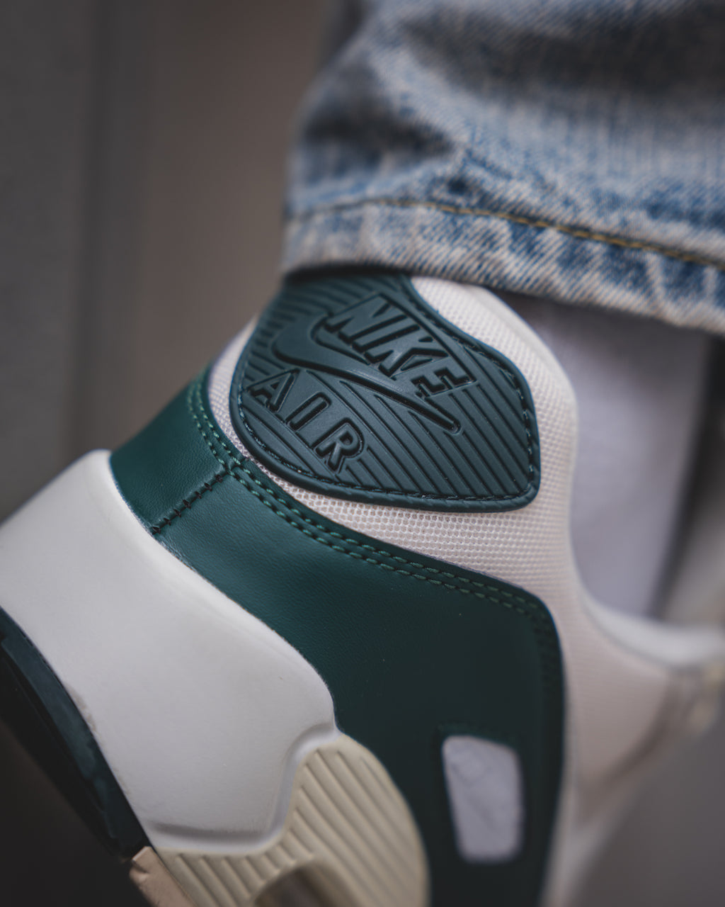 Nike Air Max 90 "Sail/Vintage Green"
