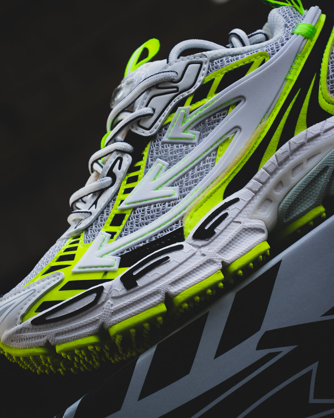 Off-White Be Right Back G5