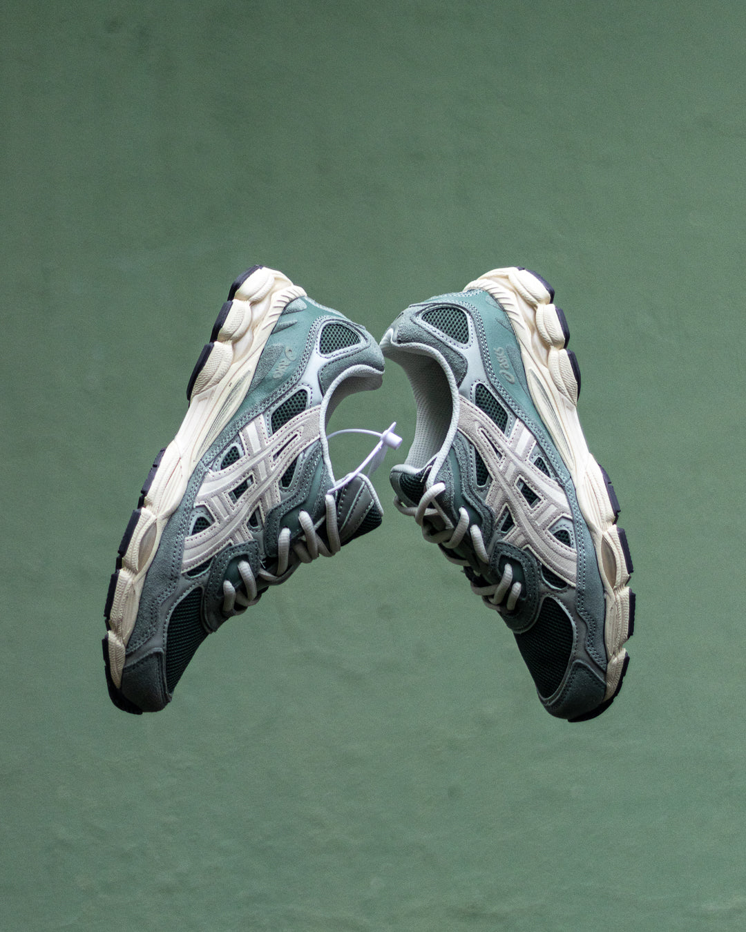 Asics Gel-NYC "Graphite Grey/Smoke Grey"