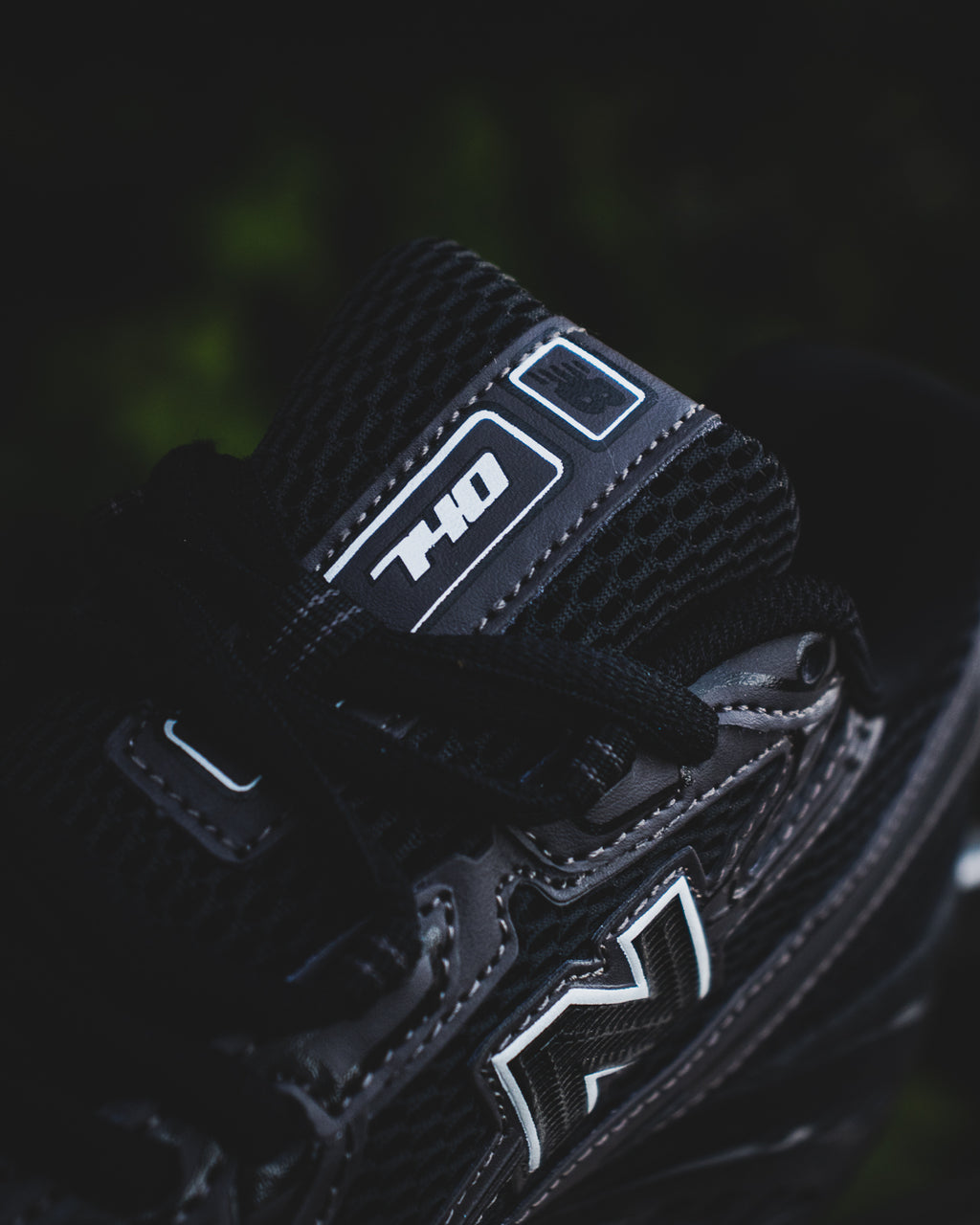 New Balance 740 “Black”