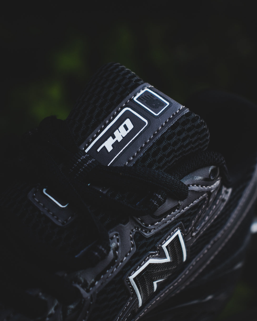 New Balance 740 “Black”