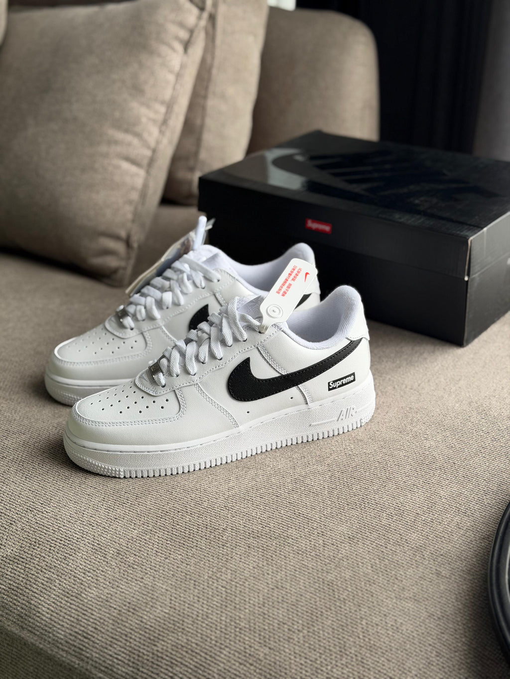 Nike Air Force 1 Low Supreme White Black