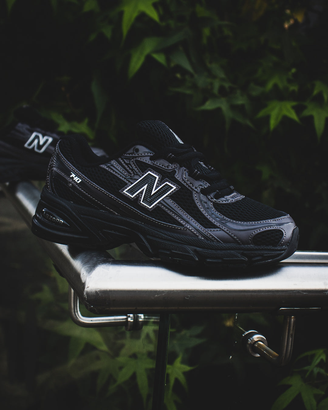 New Balance 740 “Black”