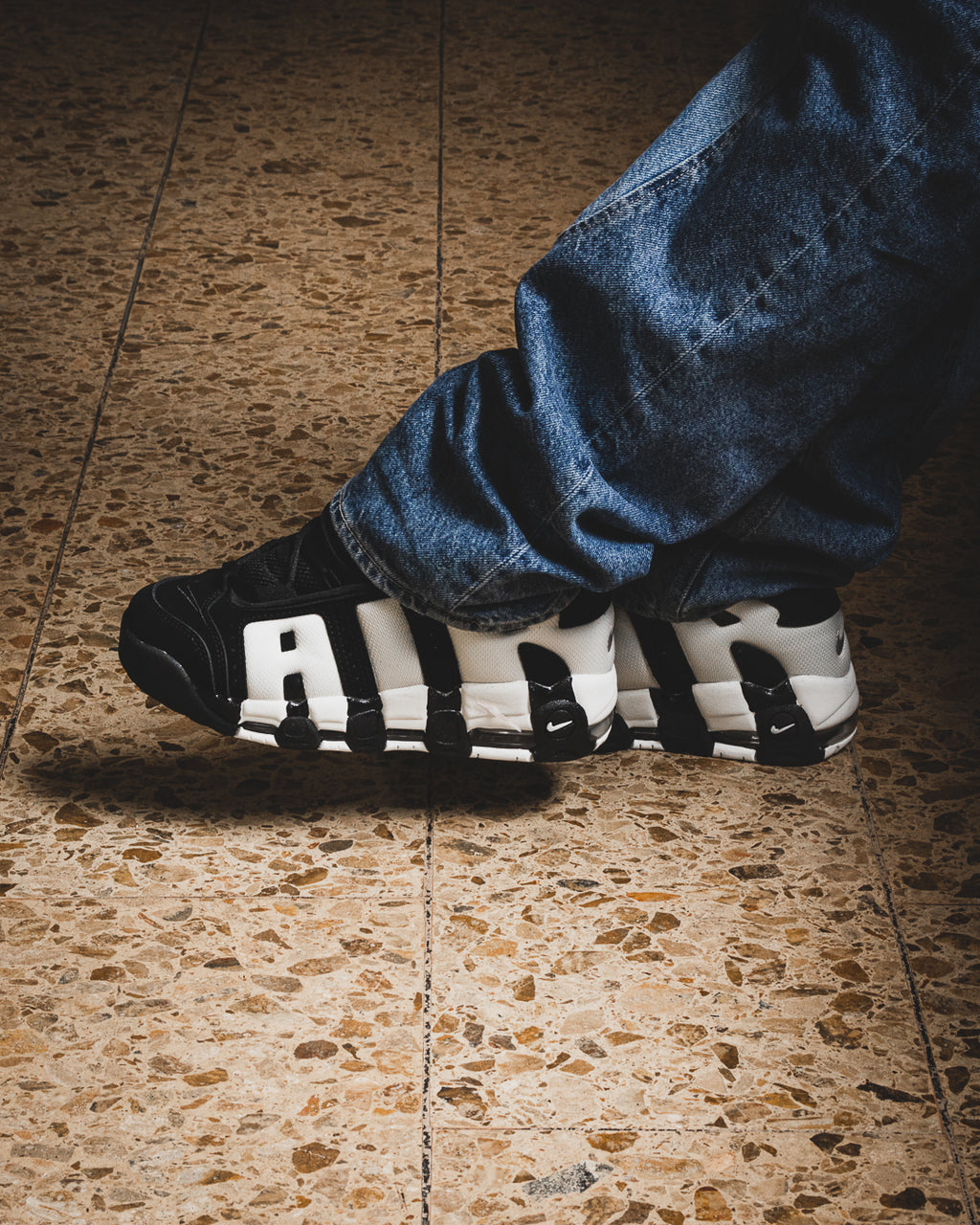 Nike Air More Uptempo Low Black