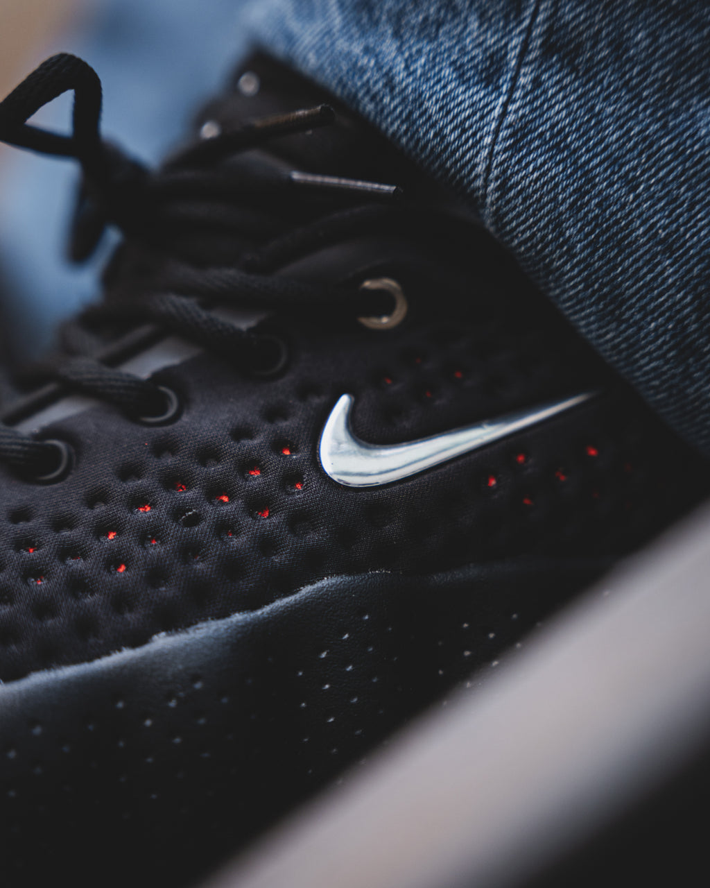 Nike Mind 002  "Black/Hyper Crimson"