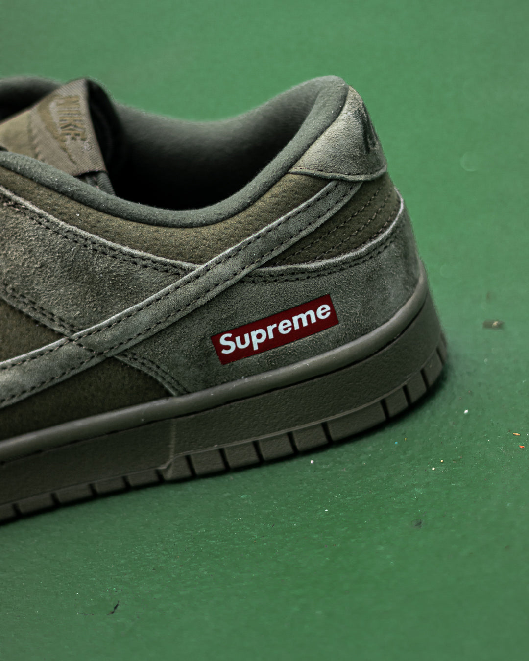 Nike SB Dunk Low x Supreme "Camper Green"