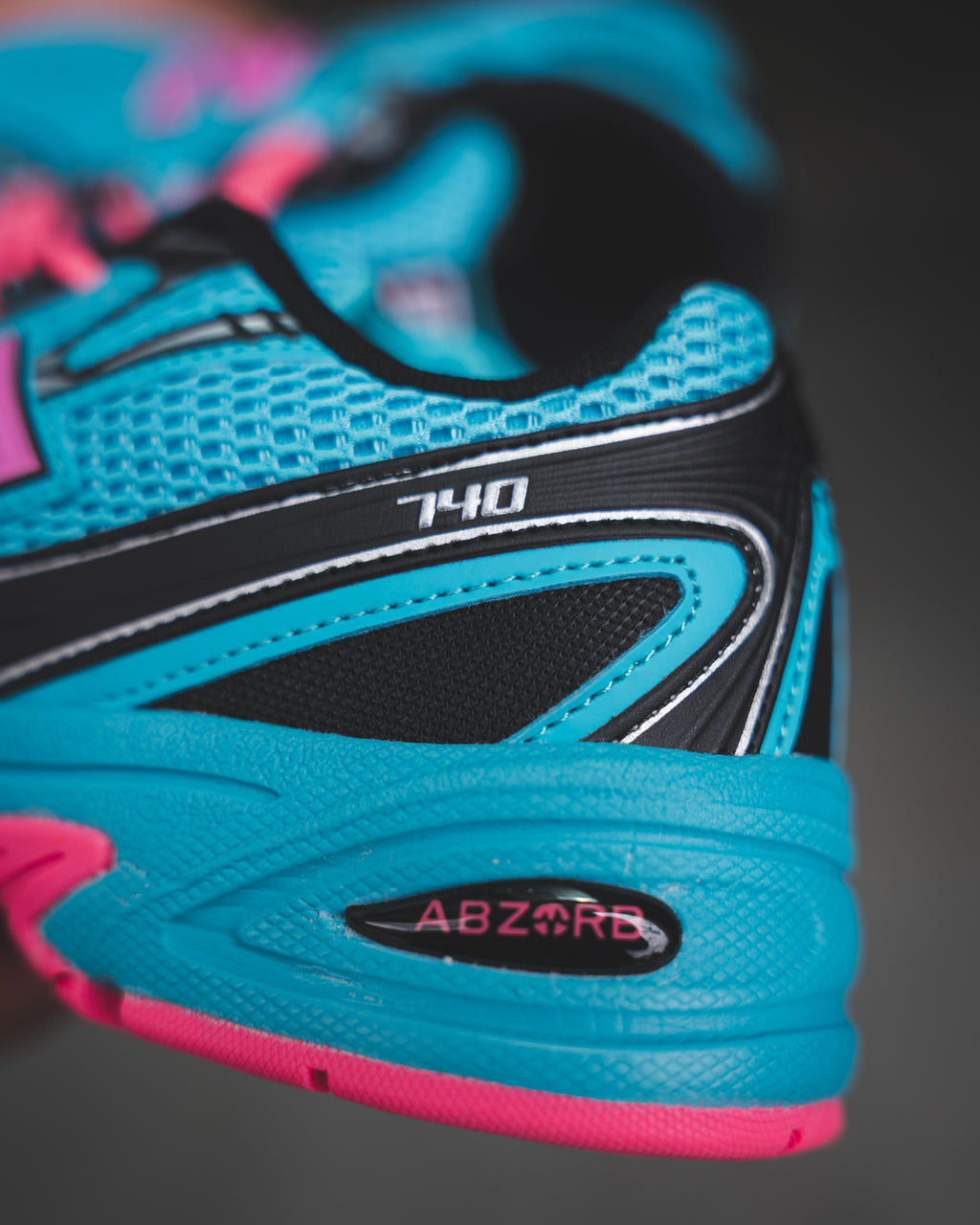 New Balance 740v2 Cyber Jade / Black / Pink