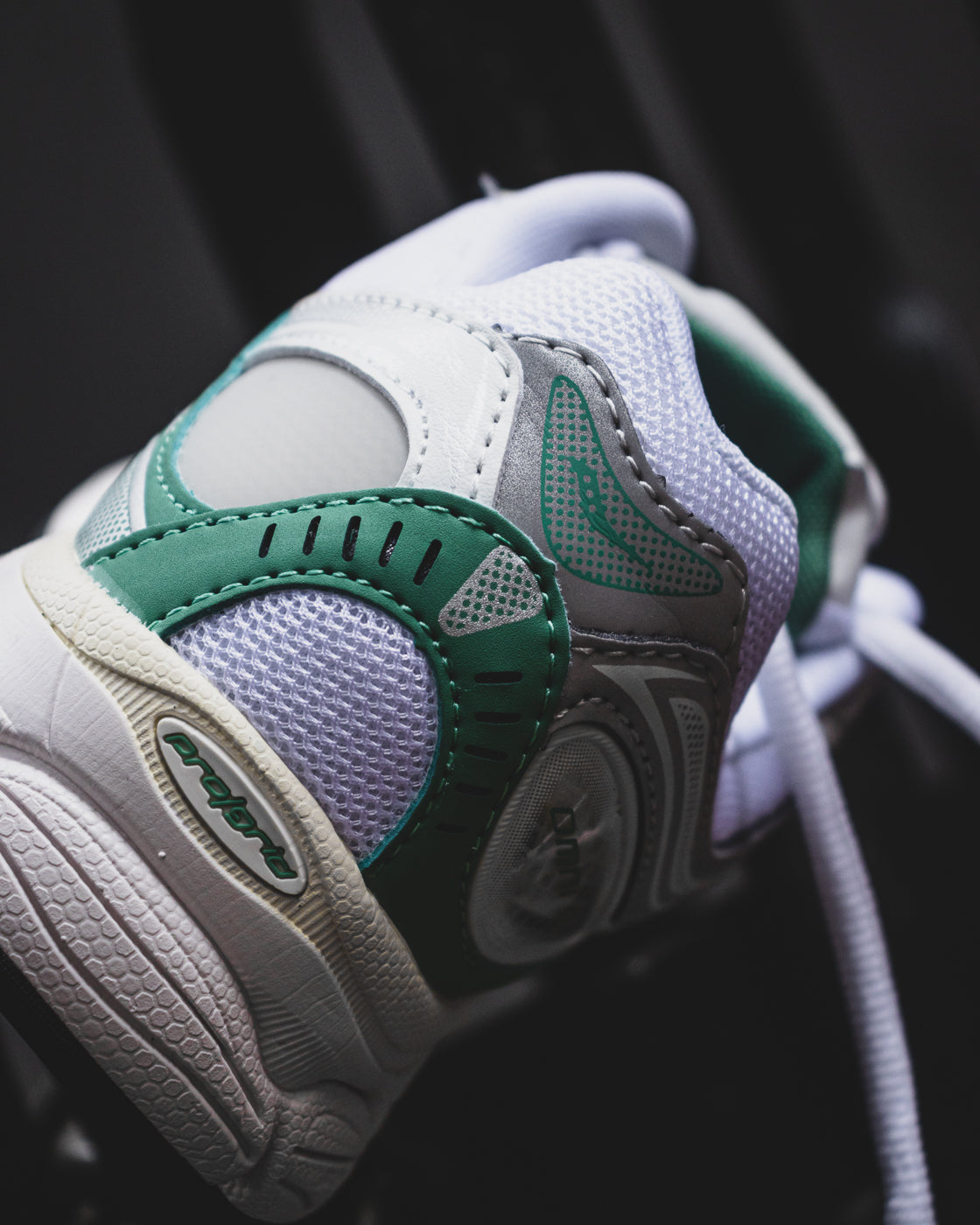 Saucony Progrid Omni 9 "Ivory/Green"