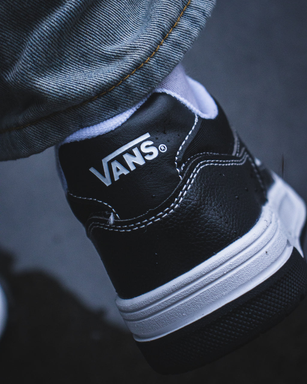 Vans Upland Black & White