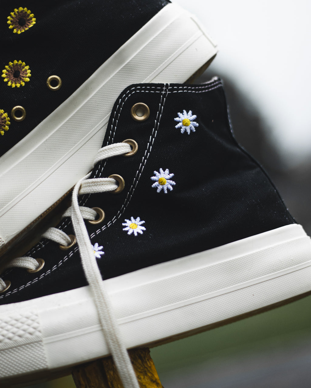 Converse Chuck Taylor All Star “Lift Floral Embroidery”