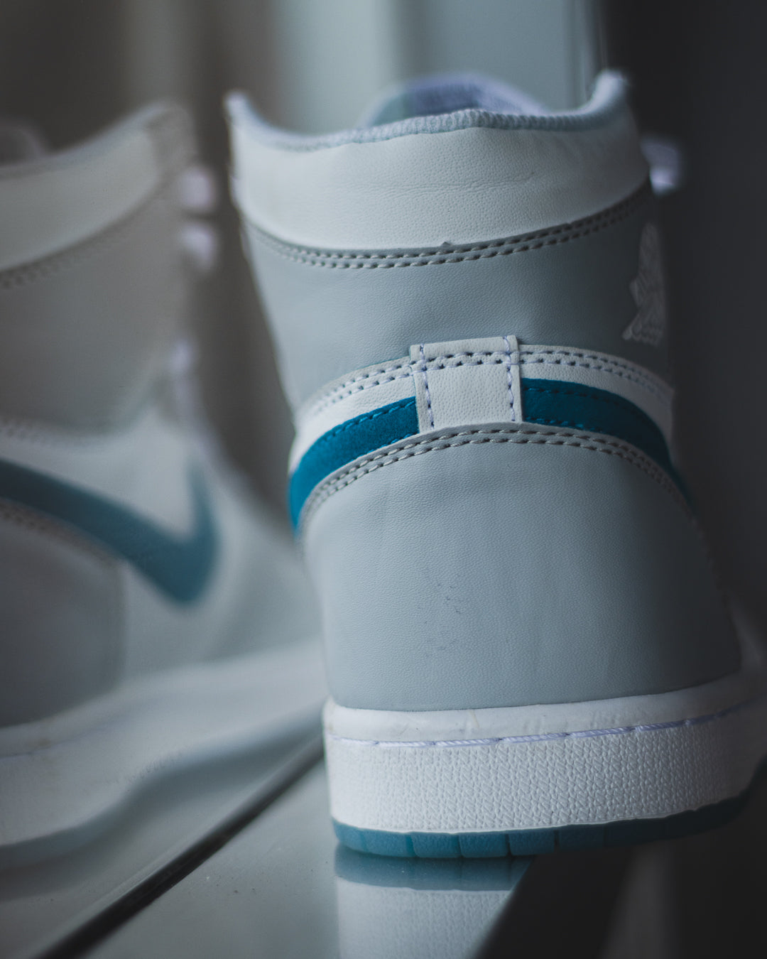 Air Jordan 1 Retro High "Hyper Royal"