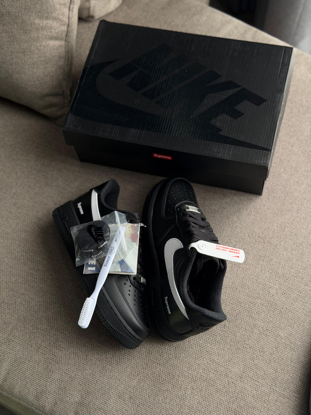 Nike Air Force 1 Low Supreme "Black White"