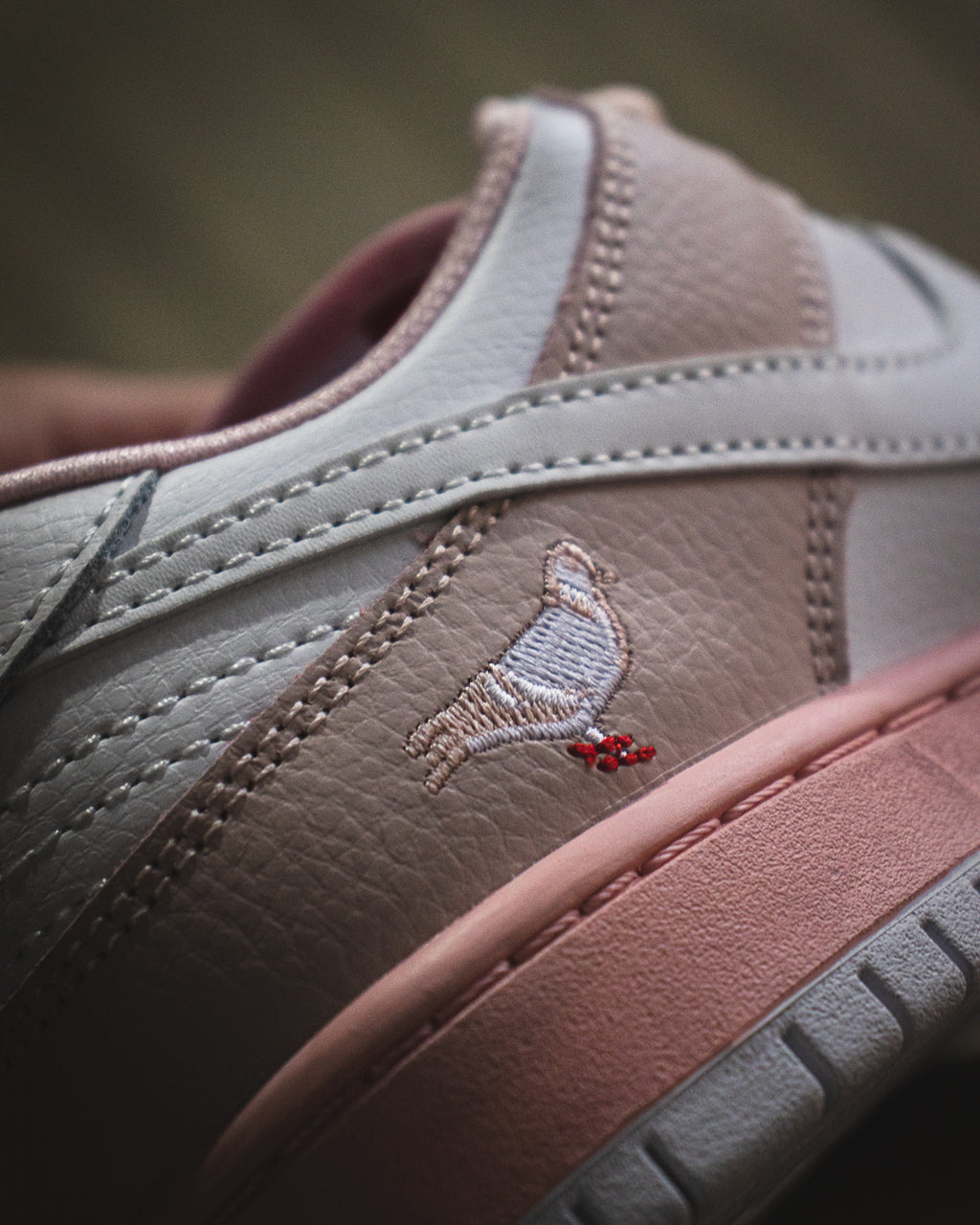 Nike SB Dunk Low "Pink Pigeon"