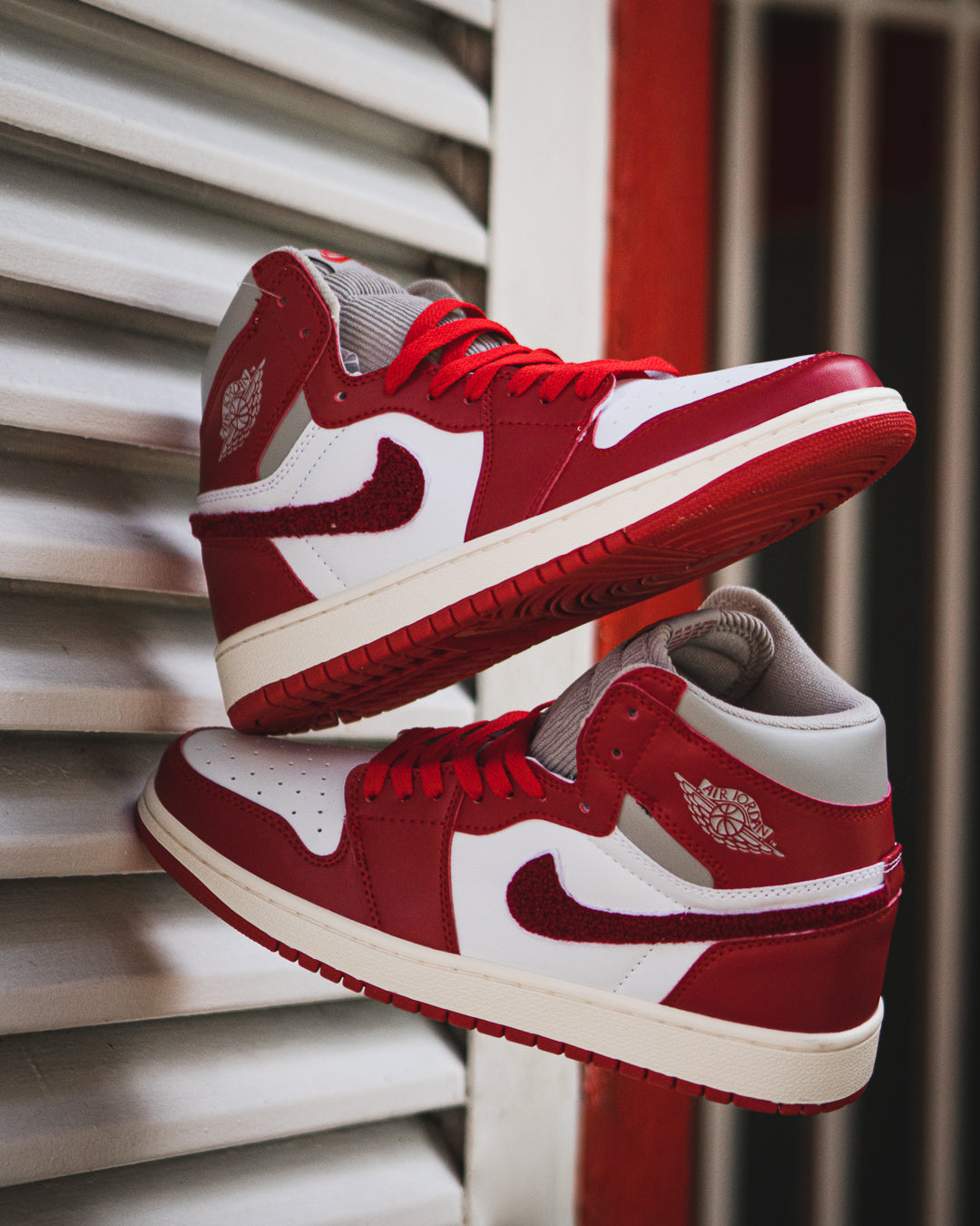 Air Jordan 1 High OG "Newstalgia Chenille"