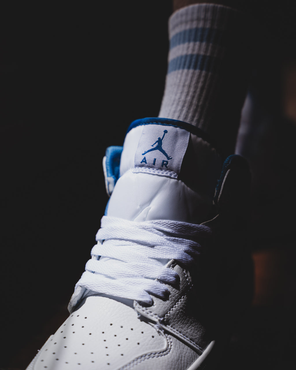 Air Jordan 1 Mid SE "Industrial Blue"