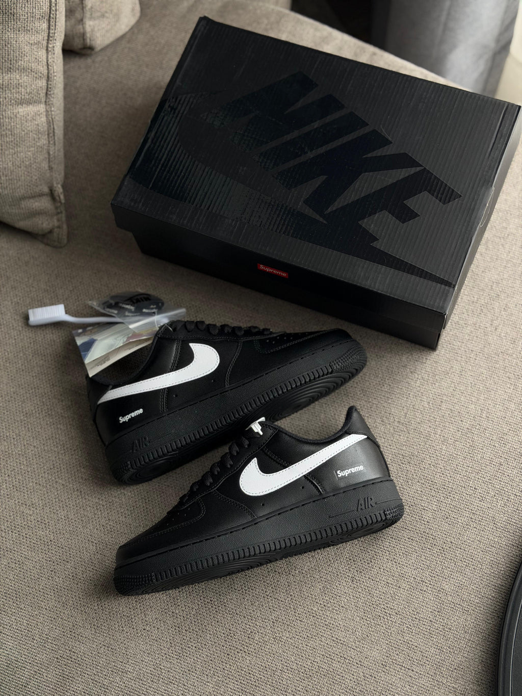 Nike Air Force 1 Low Supreme "Black White"