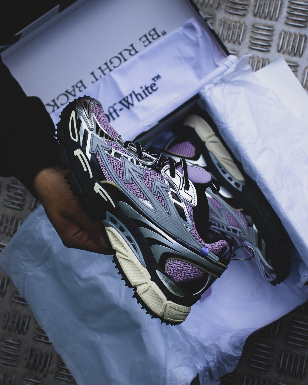 Off-White Be Right Back G5