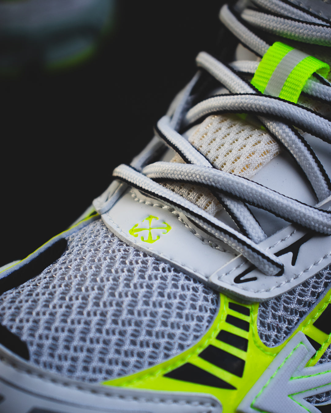 Off-White Be Right Back G5