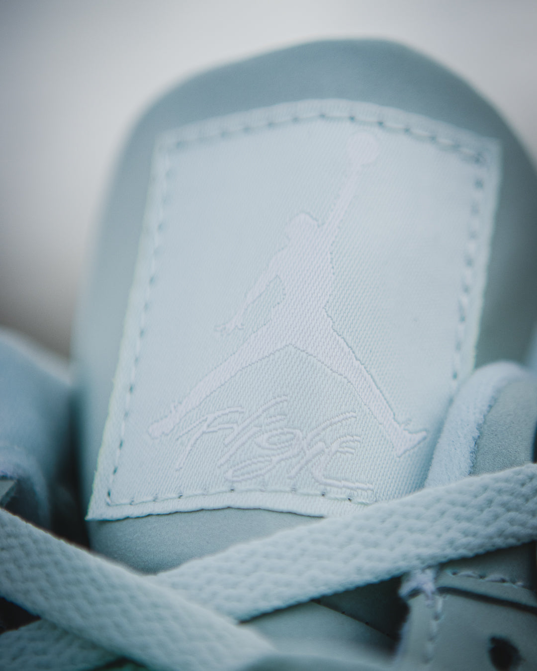 Jordan 4 Retro "Seafoam Sail"