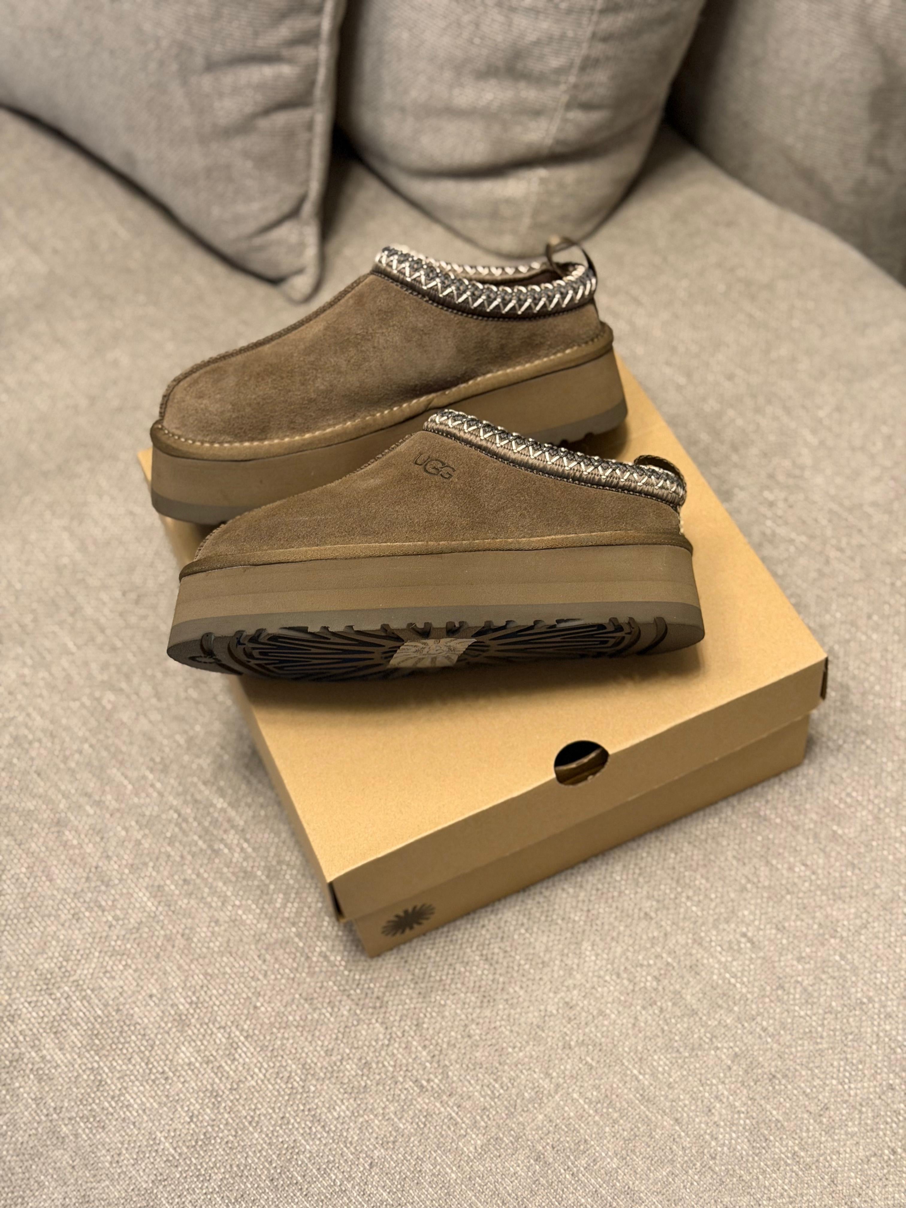 UGG Slippers Tazz