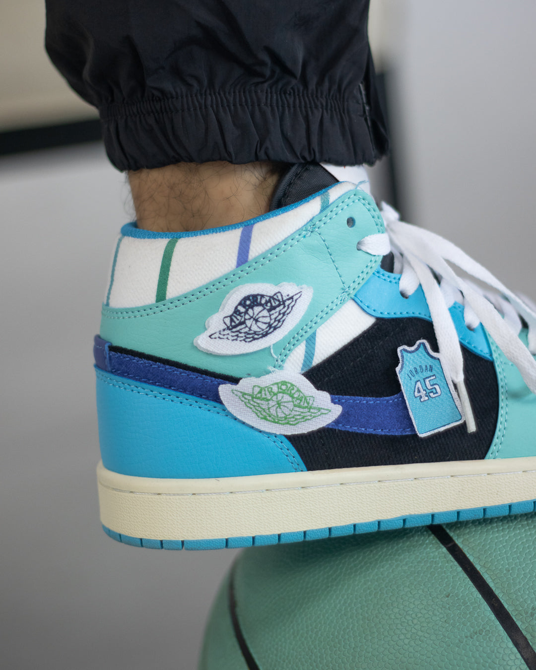 Nike Air Jordan 1 Mid GS “Inspired by the Greatest”