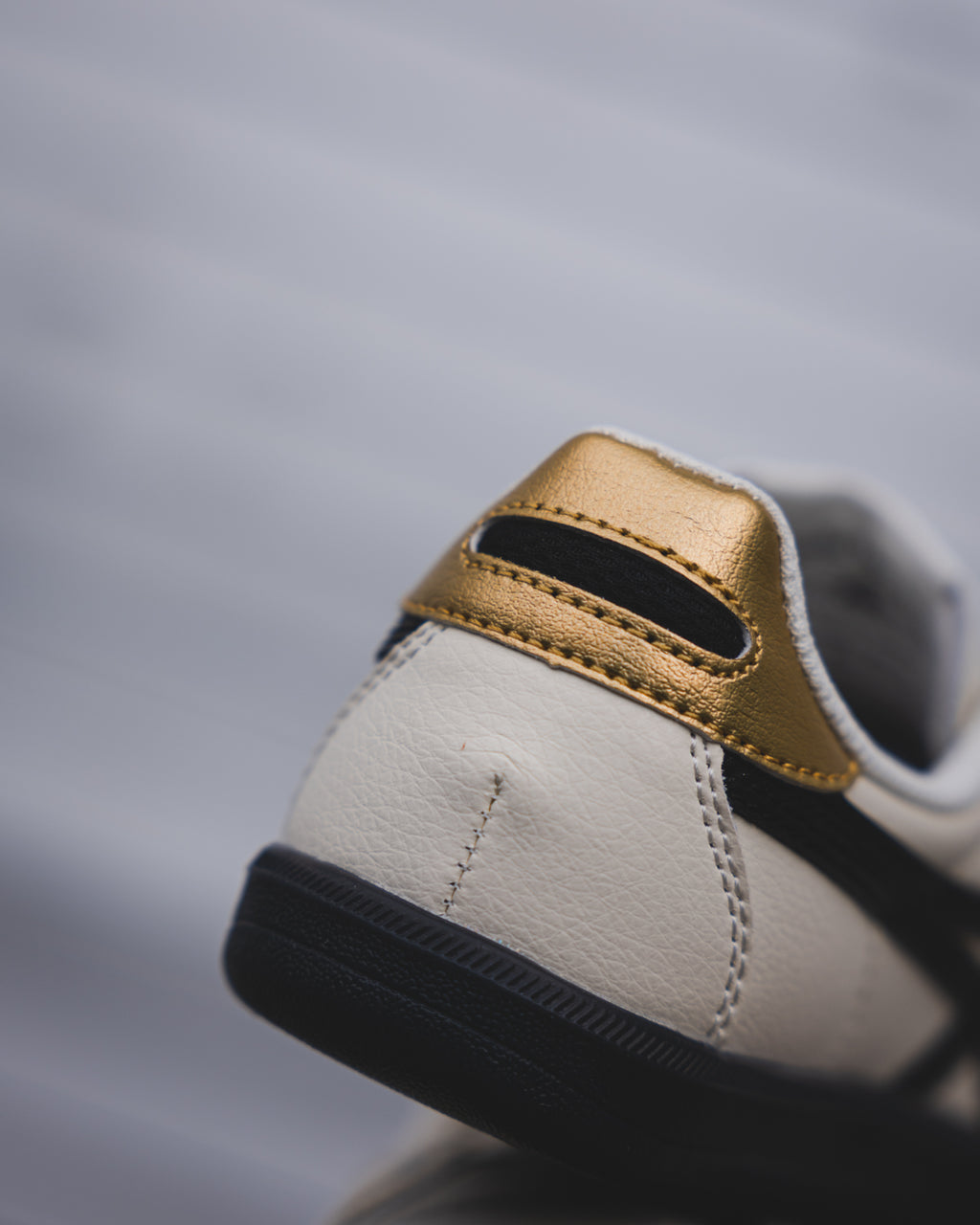 Onitsuka Tiger Tokuten “White Black Gold”