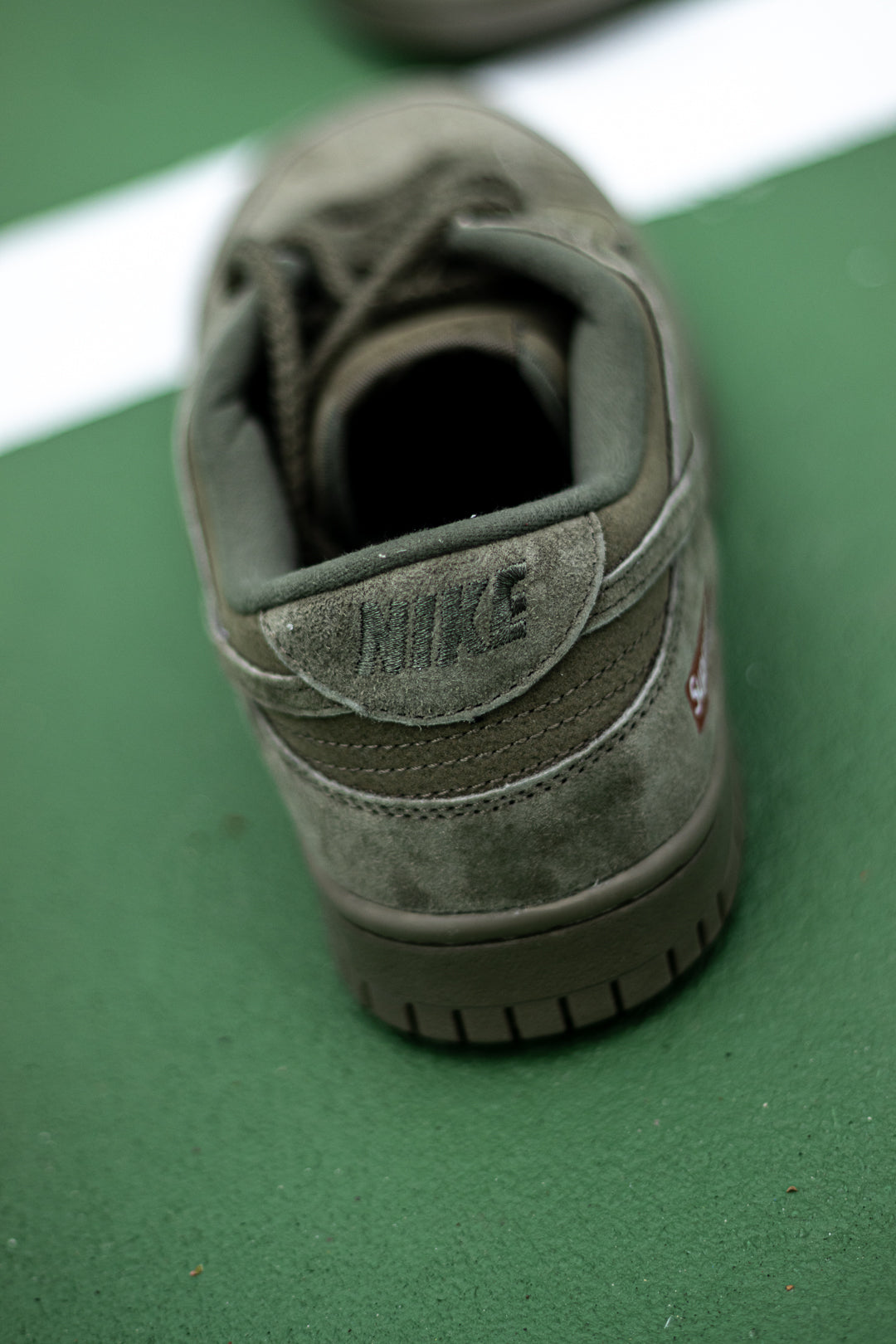 Nike SB Dunk Low x Supreme "Camper Green"