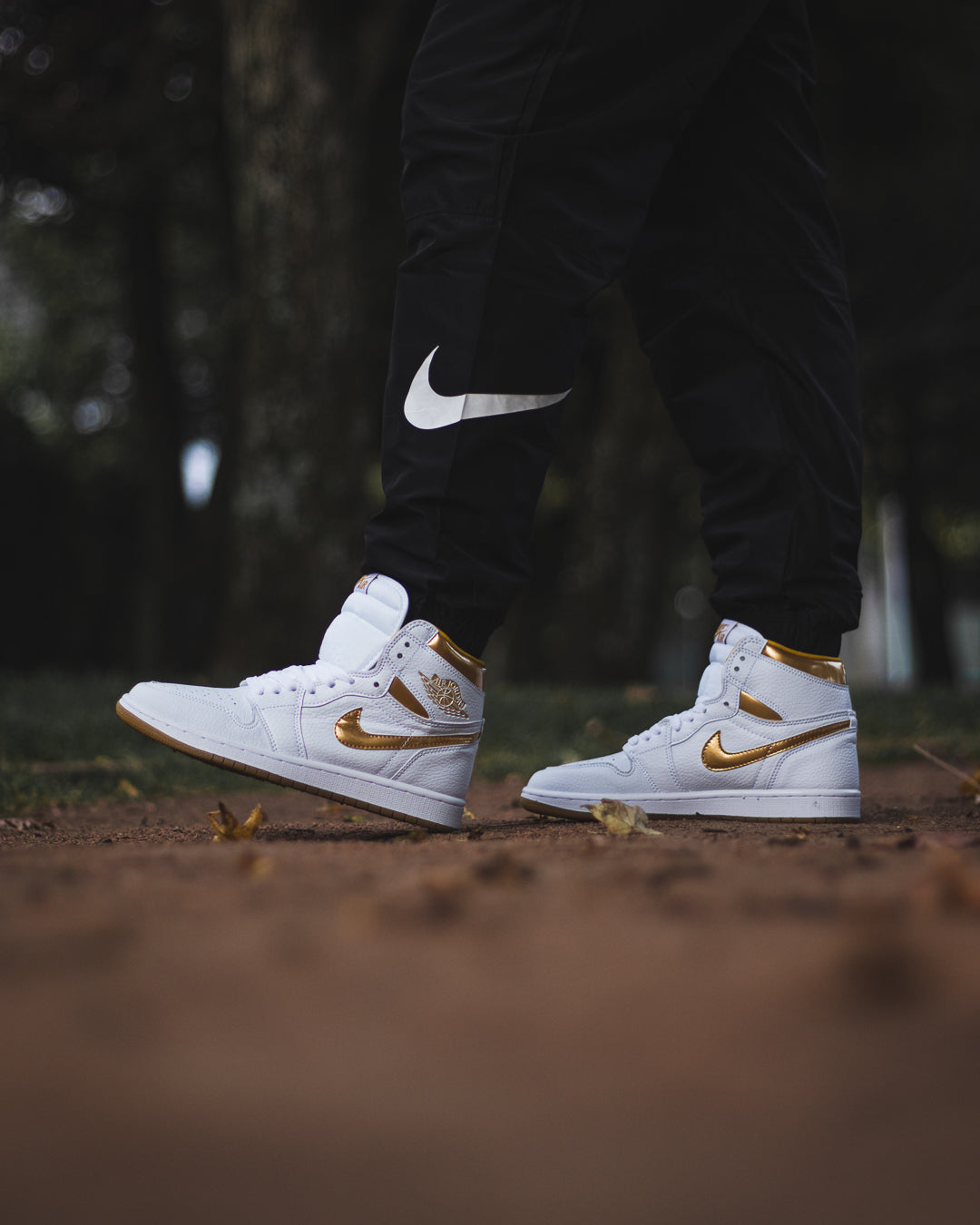 Air Jordan 1 Retro High OG "Metallic Gold"