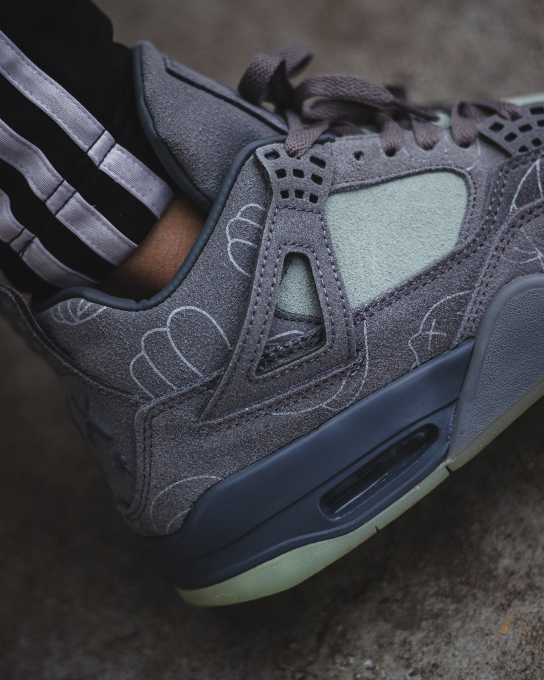 Nike Air Jordan 4 Retro Kaws