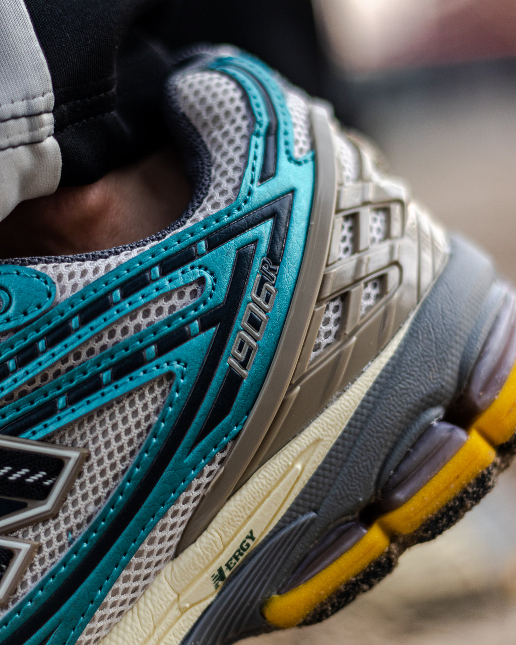 New Balance 1906R Metallic Teal