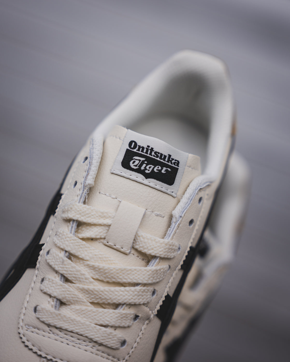 Onitsuka Tiger Tokuten “White Black Gold”