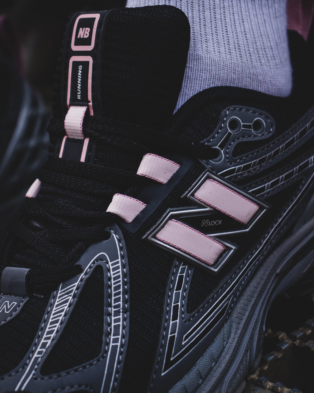 New Balance 1906R “Black/Pink”