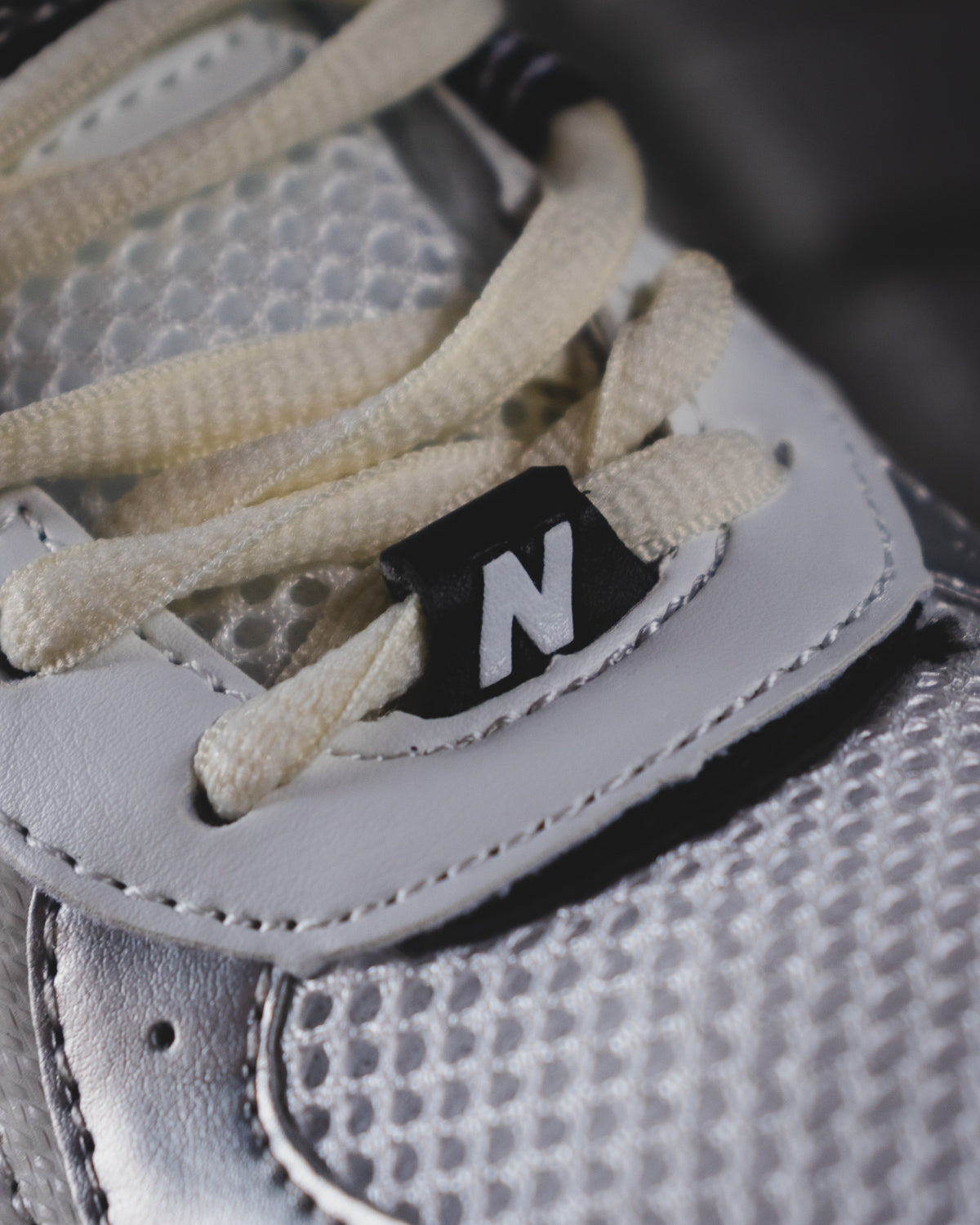 New Balance 204L "Silver Metallic
