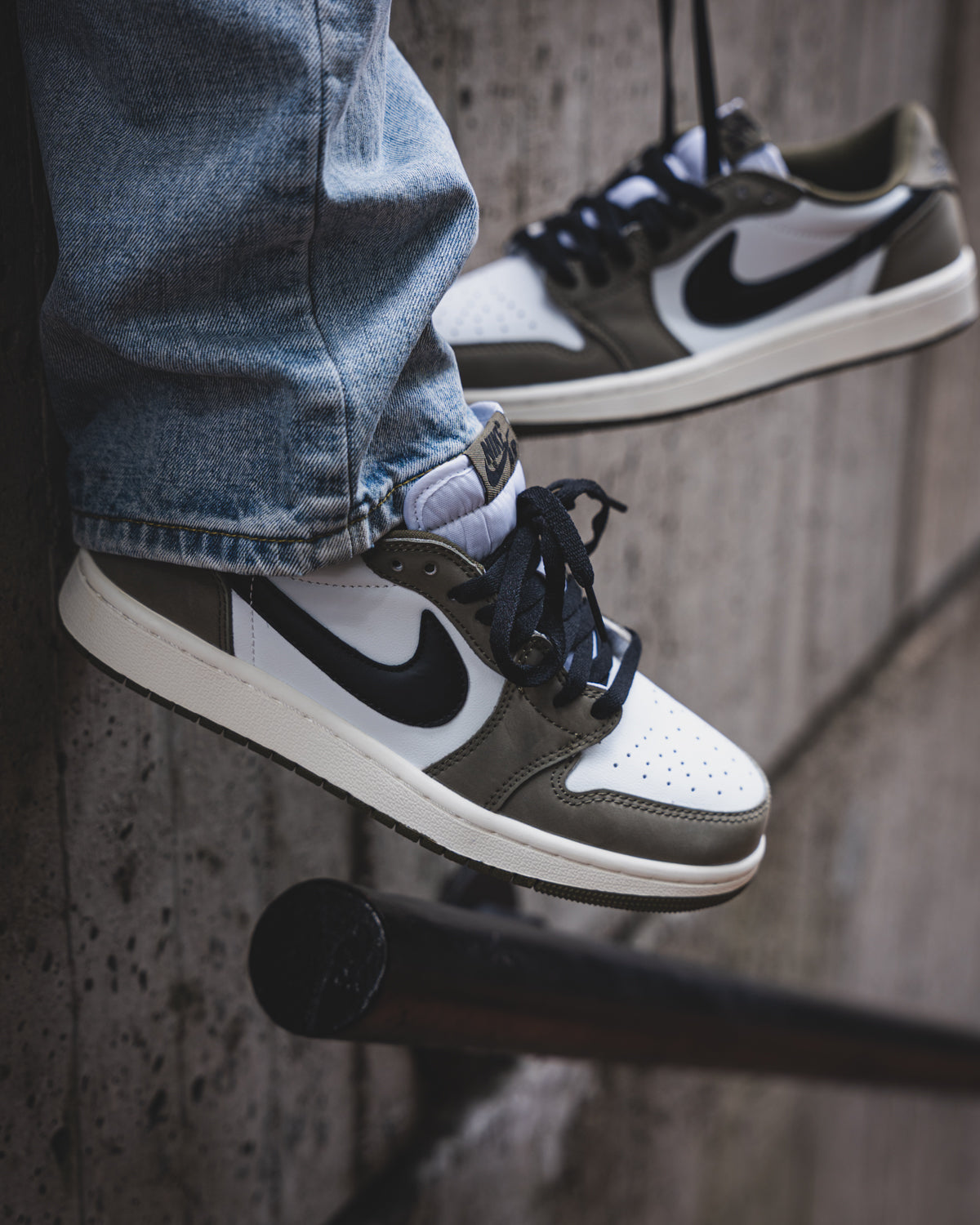 Air Jordan 1 Low "Medium Olive"