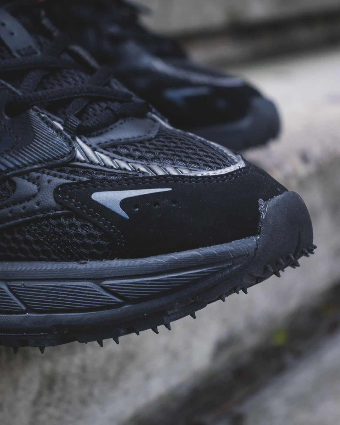 Lacoste L003 Neo Shot “Triple Black”