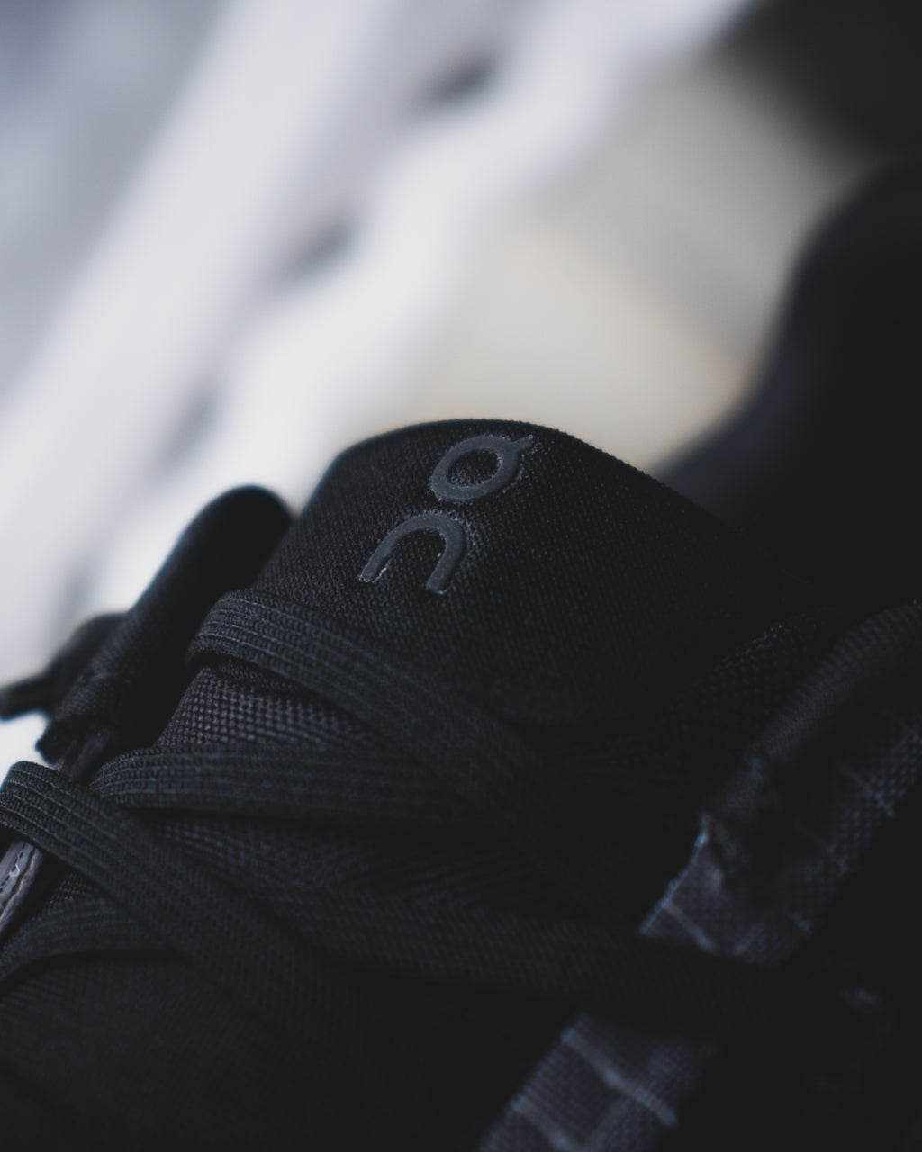 On Cloudtilt “Black/Ivory”