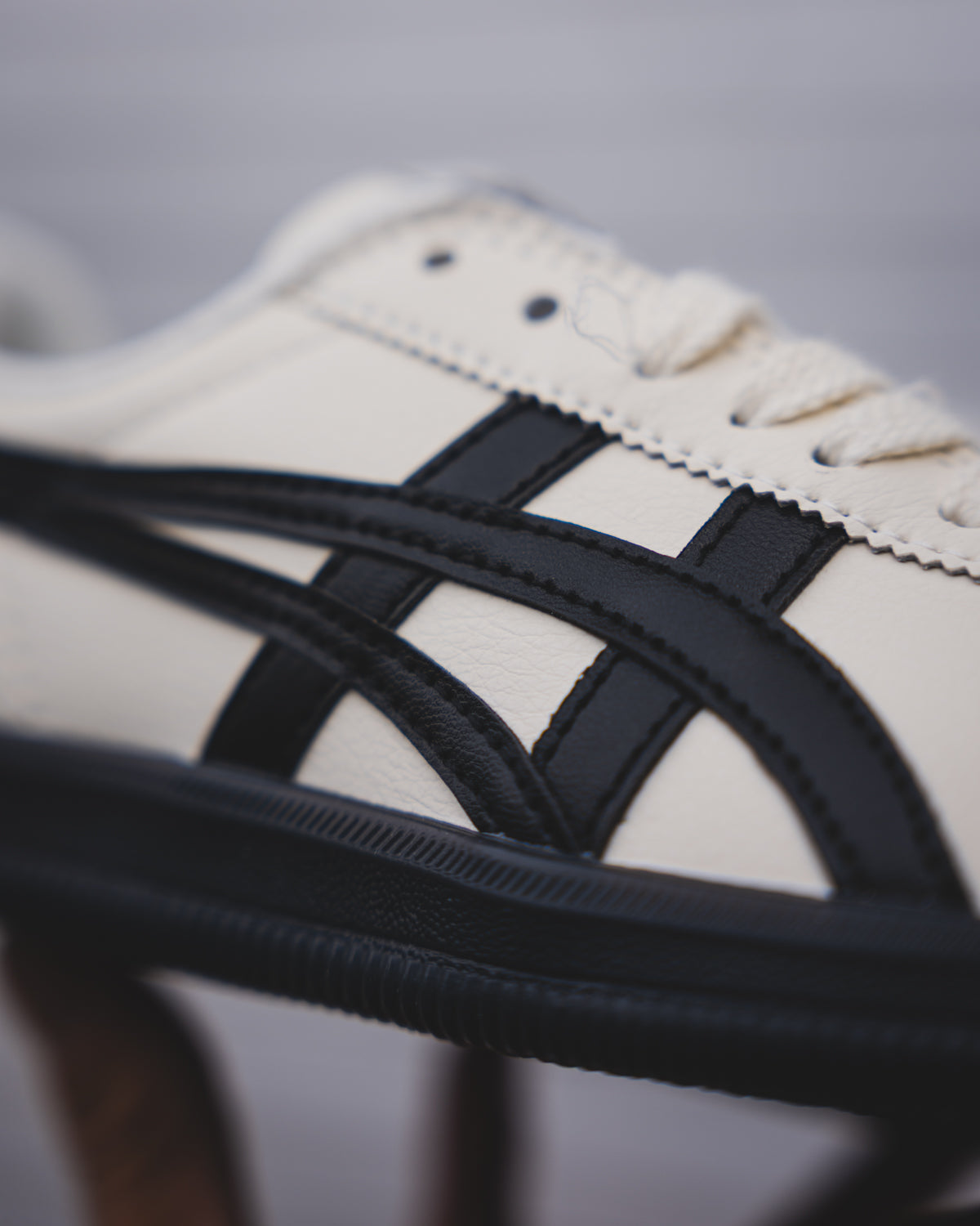 Onitsuka Tiger Tokuten “White Black Gold”
