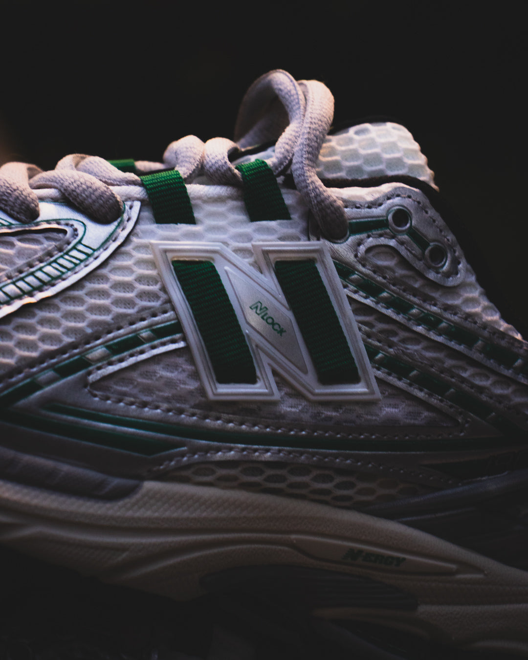 New Balance 1906R