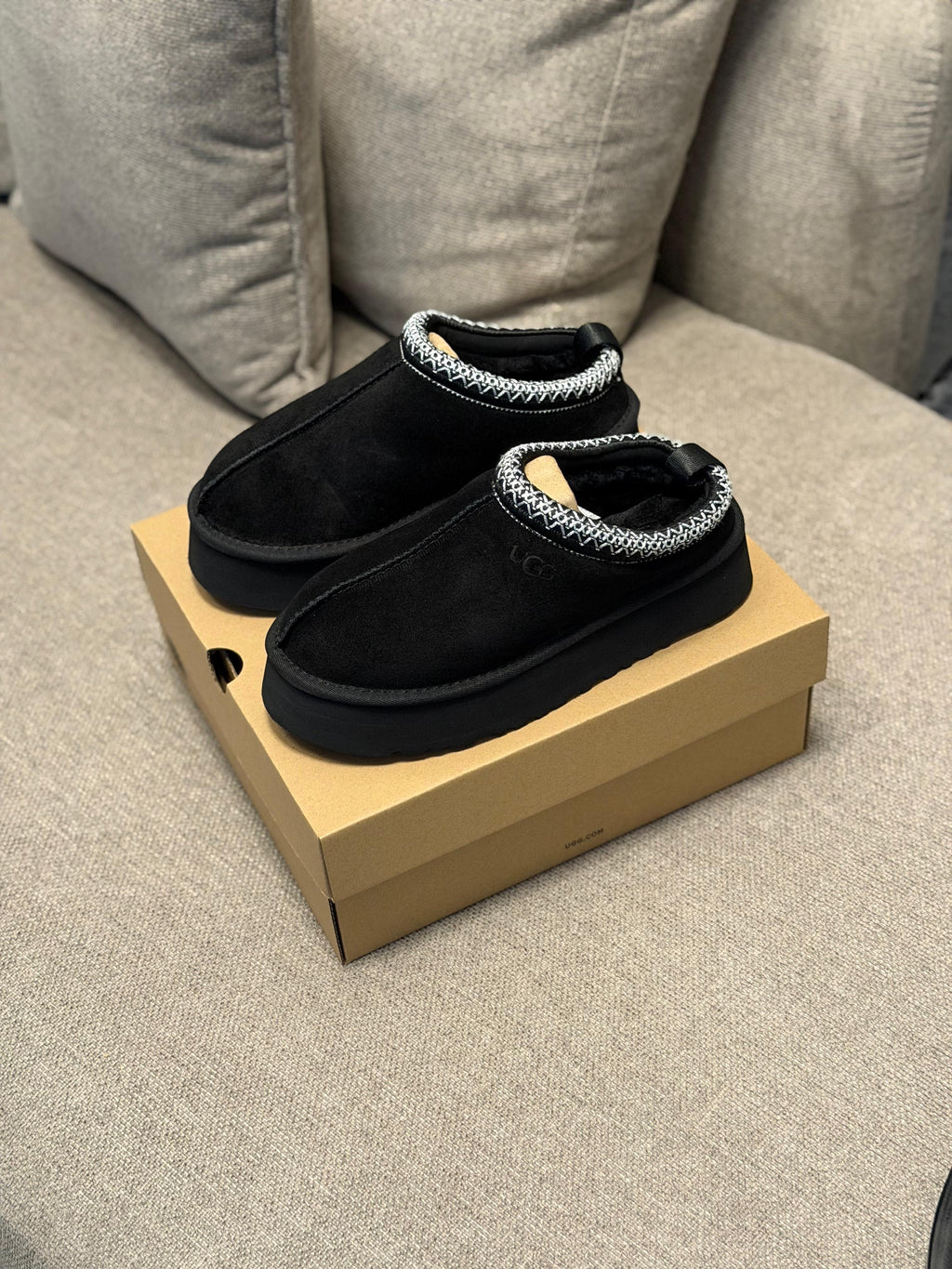 UGG Slippers Tazz