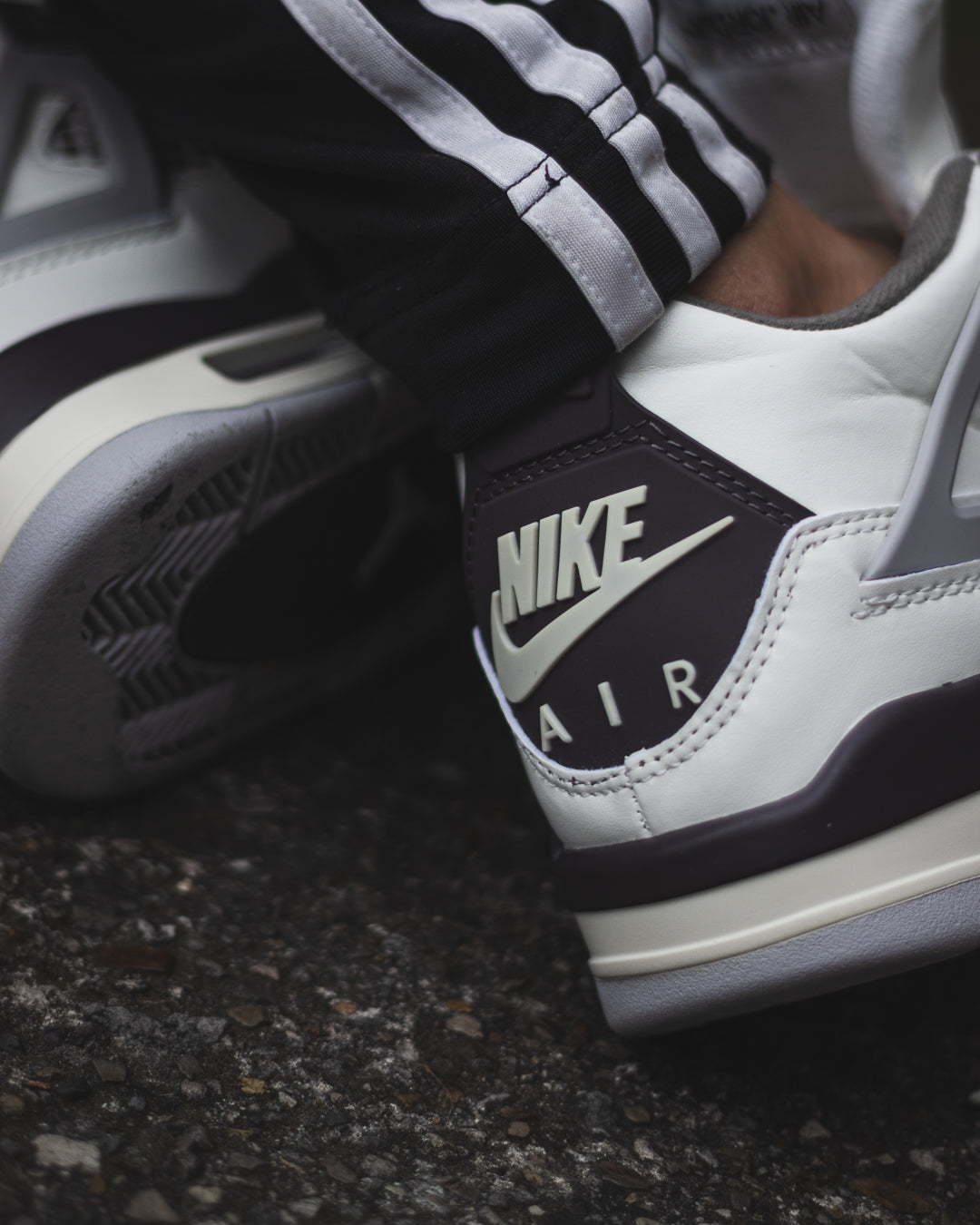 Nike Air Jordan 4 Retro "Military Black"