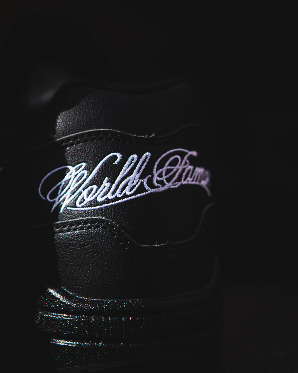 Supreme x Nike Air Max 1 '87 SP "Triple Black"