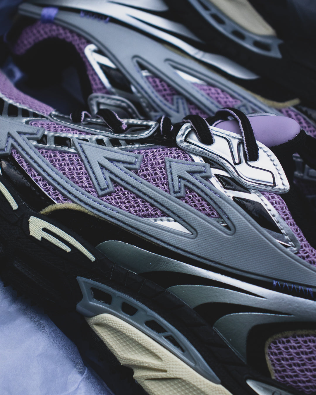 Off-White Be Right Back G5