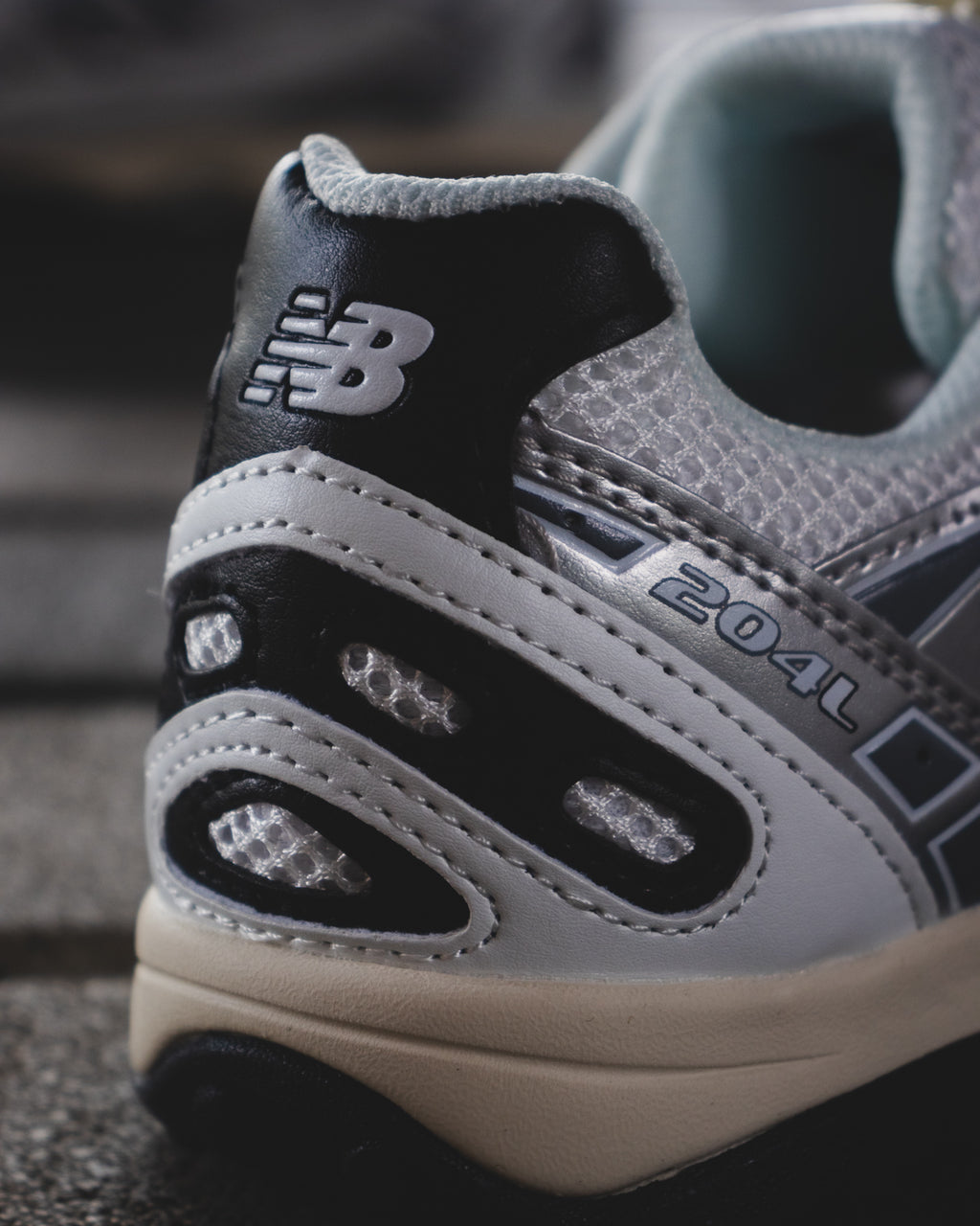 New Balance 204L "Silver Metallic