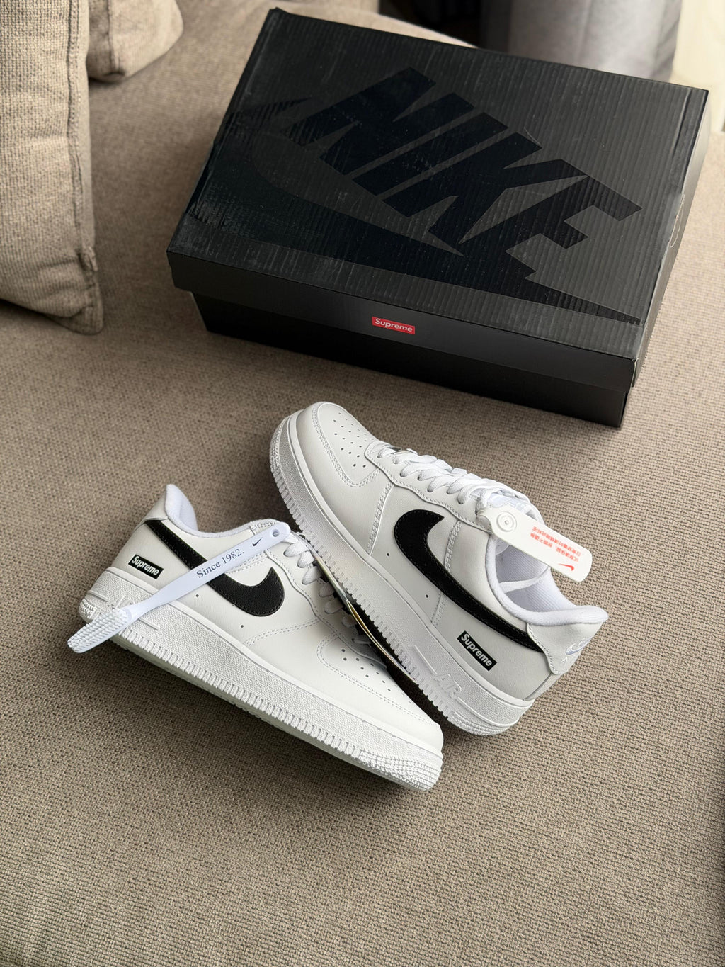 Nike Air Force 1 Low Supreme White Black