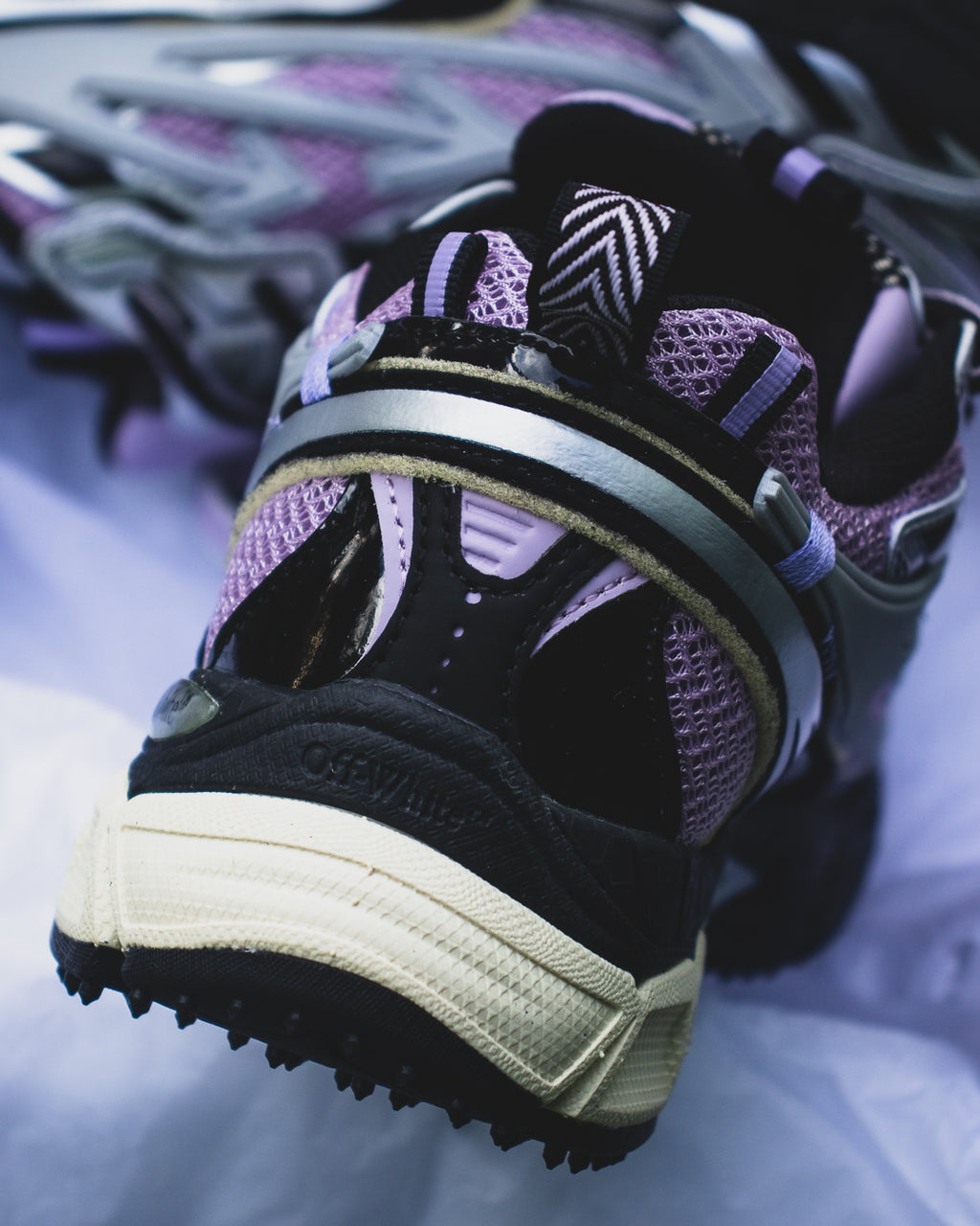 Off-White Be Right Back G5