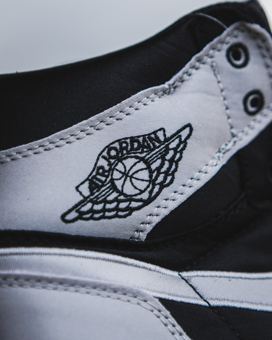 Air Jordan 1 Retro High OG "Satin Shadow"