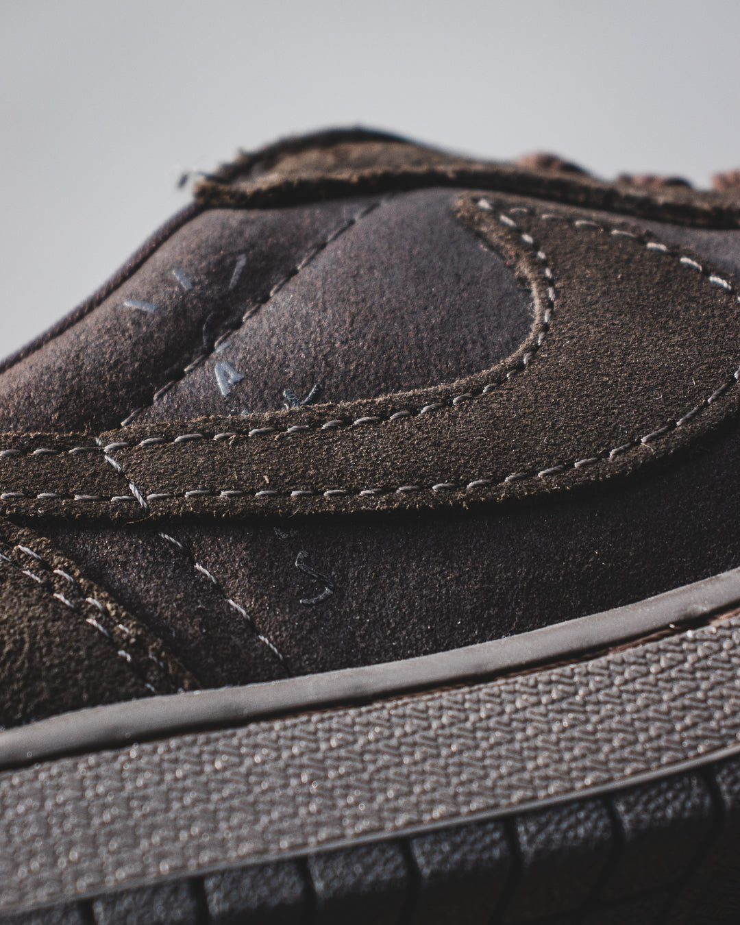 Air Jordan 1 x Travis Scott "Velvet Brown/Dark Mocha"